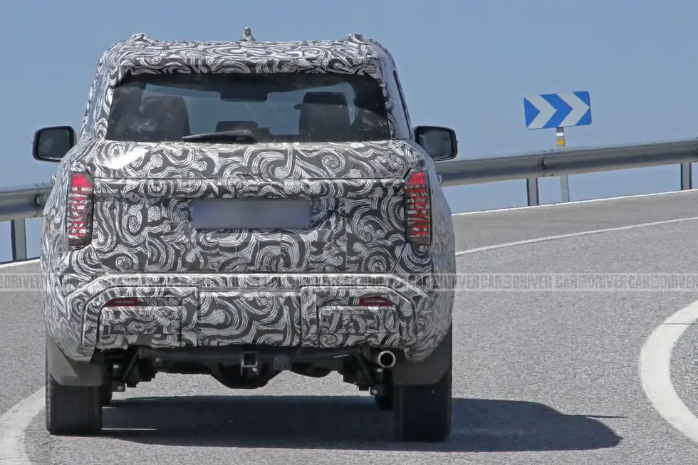 2028-mitsubishi-montero-kgp-spied-113-68753817341f1.webp